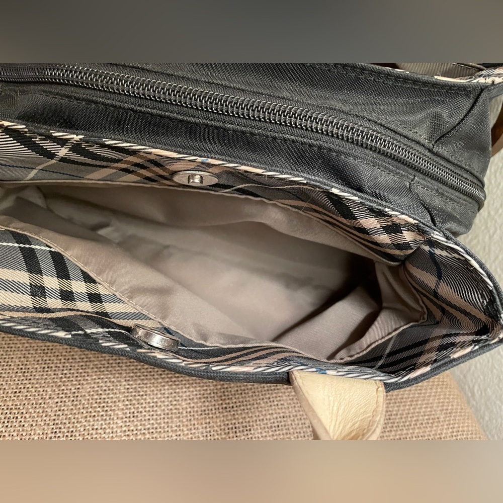 Burberry handbag - Picture 5 of 14